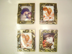 Set 12 Rame Foto magnet din metal 5 x 4 cm, poza 3.5 x 2.5 cm, marturii nunta botez foto