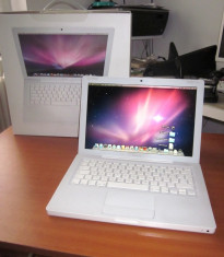 MACBOOK 13 inch, 2008, CORE 2 DUO, 2.2 Ghz, baterie noua, 4 Cicluri!!!! foto