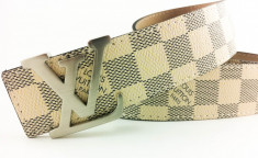 LOUIS VUITTON MADE IN FRANCE CUREA PIELE NATURALA UNISEX MODEL DAIMER GRAPHITE 115 CM == POZE DETALIATE IN DESCRIERE foto