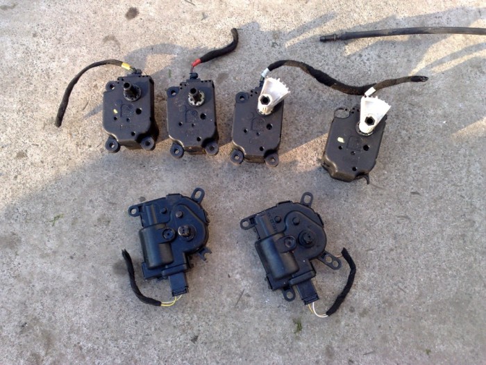 MOTORASE CLAPETE CLIMATRONIC KLIMATRONIC FORD
