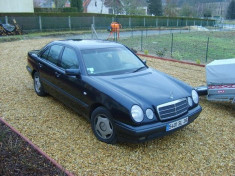 Vand orice piesa auto Mercedes W210 E220 an 1999 foto