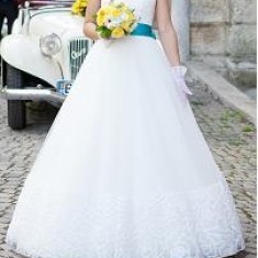Cauti Rochie Mireasa Tafta Satinata Si Dantela Vezi Oferta Pe Okaziiro