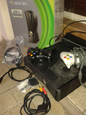 XBOX 360 slim, HDD 250G, modat rgh, 2 manete, FIFA 14, GTA V foto