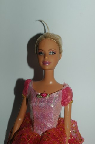 Papusa Barbie Genevieve (Barbie Si Cele 12 Printese Dansatoare) | arhiva  Okazii.ro