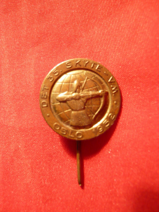 Insigna Campionat Mondial TIR Oslo 1952 ,d= 1,8 cm ,alama