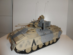 Macheta vehicul militar / tanc M2A1 Bradley modificat - 1:18 foto