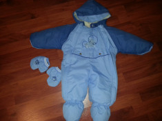 Vand Salopeta / Costum schi pentru copii 3-6 luni ( tip cosmonaut dintr-un bucata/ fis iarna) , culoare albastru, inaltime de la umar la calcai 54 cm foto