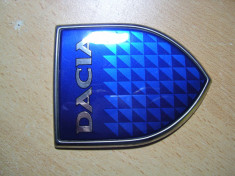 EMBLEMA AUTO DACIA LOGAN foto