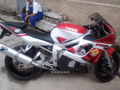 vand yamaha r6 yzf foto