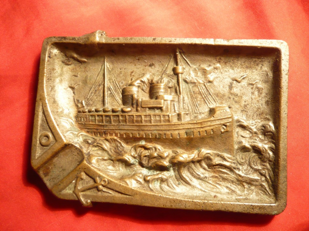 Scrumiera veche cu motiv naval , bronz sculptat , dim. 11,8x8 cm | Okazii.ro