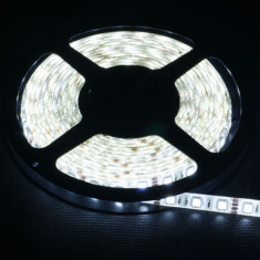 Banda led cu 60 SMD-uri 5050 , 6000K, Waterproof, 12V, 14.4W/m iluminat decorativ, auto, scafe, mobilier bucatarie pret pe metru foto