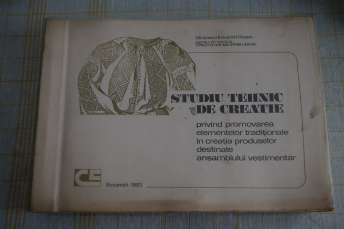 Studiu tehnic de creatie privind promovarea elementelor traditionale in creatia produselor destinate ansamblului vestimentar - Bucuresti - 1983