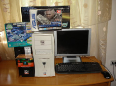 Calculator, monitor, boxe, mouse, tastatura, toate avand cutiile originale foto