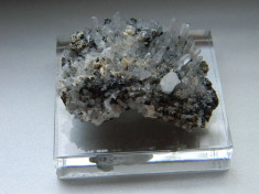 Specimen minerale - Piesa interesanta - CUART, CALCOPIRITA SI CALCITA PE BLENDA foto