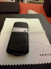 Vertu Constellation Alligator foto