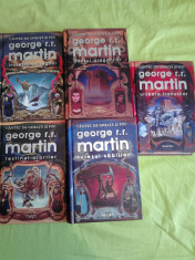 George R.R. Martin - Cantec de gheata si foc(Saga Game of Thrones) 5 volume foto