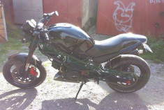 DUCATI Monster Dark 600 foto