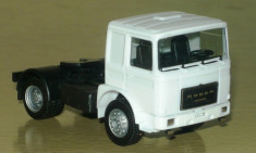 macheta 1:87 Herpa, cap tractor ROMAN DIESEL cabina dubla H0 foto