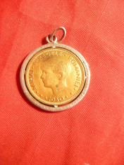 Medalion -moneda 5 lei 1930 Mihai copil, litere KN ,bronz aurit ,cal.apr.NC ,rama argint foto