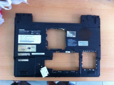 Carcasa inferioara Bottomcase Toshiba A110 - 225 foto