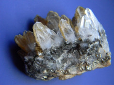 Specimen minerale - CUART SI CALCITA foto