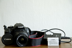 Canon EOS 600D kit obiectiv EF-S 18-55mm f/3.5-5.6 IS II + geanta Tamrac 5606-R Pro [se vand ?i separat] foto