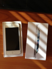 Vand iPhone 5 32gb white, neverlocked, neactivat, in garantie. foto