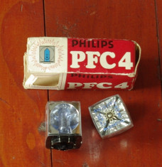 vintage -- set 2 bucati Bec blitz - PHILIPS photoflux PFC4 !!! foto