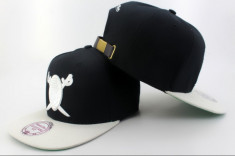 Sapca Mitchell and Ness Oakland Raiders Snapback foto