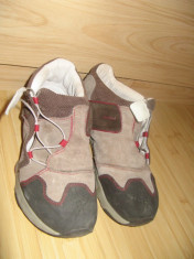 Pantofi sport de dama, tip trekking, Decathlon Newfeel (piele intoarsa)(mar.39) foto