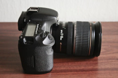 Canon EOS 7D body + geanta cadou foto