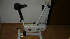 Bicicleta fitness foto