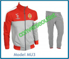 Trening NIKE - MANCHESTER UNITED - Bluza NIKE si Pantaloni Conici NIKE - Modele si Culori diverse - Pret special - LIVRARE GRATUITA - foto