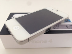 APPLE IPHONE 4 8GB WHITE stare foarte buna , codat VODAFONE Ro. , PACHET COMPLET foto