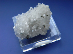 Specimen minerale - ARICI ESTETIC DE CUART foto