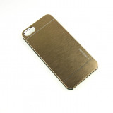 Cumpara ieftin Husa MOTOMO gold pelicula aluminiu iphone 5 + folie protectie ecran, iPhone 5/5S/SE, Apple