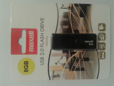 Stick USB Maxell Venture 8GB foto