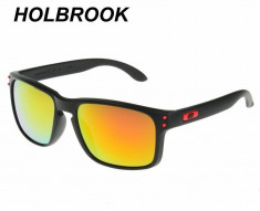 Ochelari de soare Oakley Holbrook, rame negre mate cu logo rosu, lentile fumurii galben-rosu ! Made in USA ! CADOU : un saculet pentru protectie foto