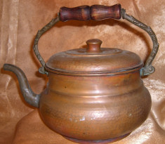 Ceainic cupru foarte vechi, lucrat manual foto
