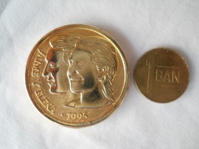 Moneda aurita Aniversara Spania Jamie si Elena Sevilla foto