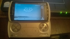 vand sony ericsson xperia play white foto