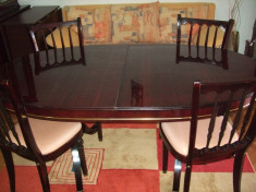 Masa sufragerie 6/10 persoane cu 4 scaune tapitate, ovala, din lemn masiv. Dimensiuni: L= 180cm (+60cm), l= 106cm, H = 75cm foto