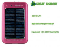Incarcator solar universal cu lanterna 2600 mAh foto