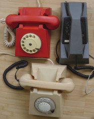 un lot de 3 telefoane vechi cu disc vintage de colectie telefon fix foto