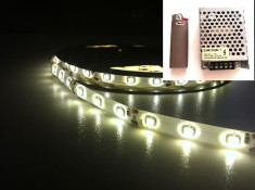 Banda led alb cald rezistenta la apa 60 smd 3528/metru rola 5 METRI + alimentator 25W foto