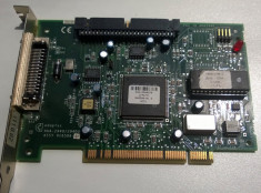 Placa PCI SCSI Adaptec AHA-2940 foto