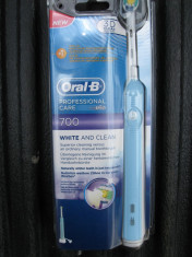 ORAL-B - Periuta de dinti electrica , Profesional Care 700 3D White ,produs SIGILAT! foto