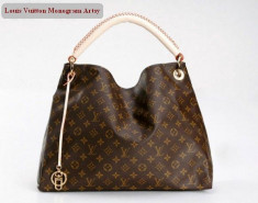 Genti Louis Vuitton Monogram Artsy foto