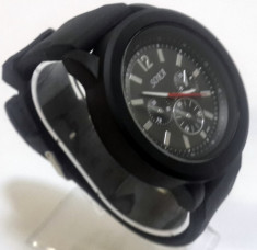 Ceas quartz fashion cu bratara din silicon negru MODEL 051 foto