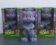 Talking Tom Cat, jucarie distractiva care repeta tot ce spui foto